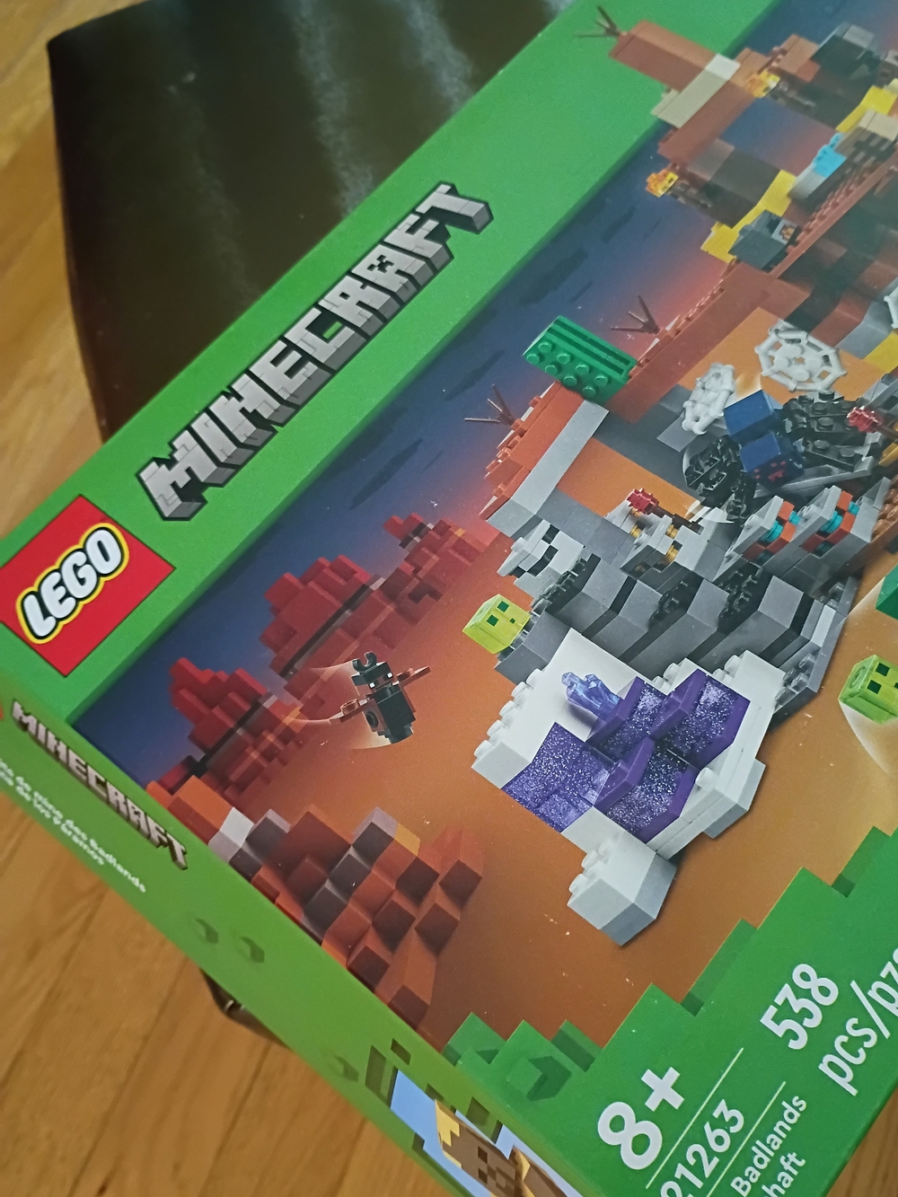 LEGO Minecraft The Badlands Mineshaft Set #21263 538 pcs Includes Box & Manual